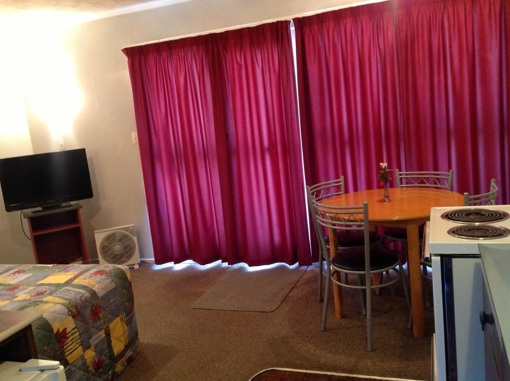 Camberley Court Motel Hastings Room photo