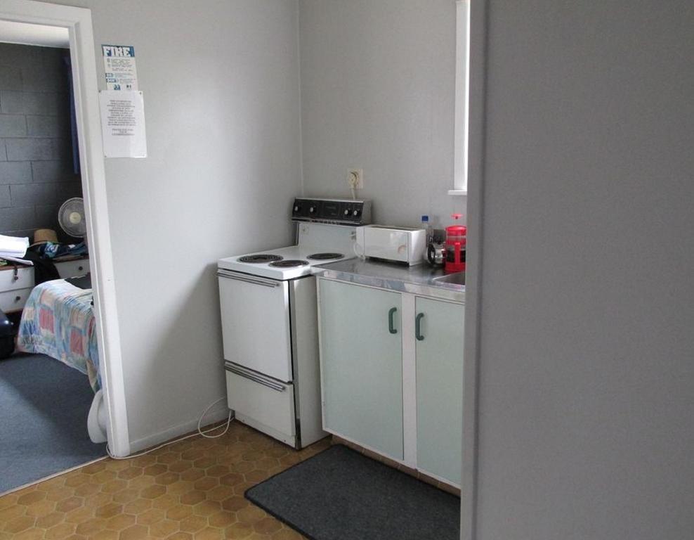 Camberley Court Motel Hastings Room photo