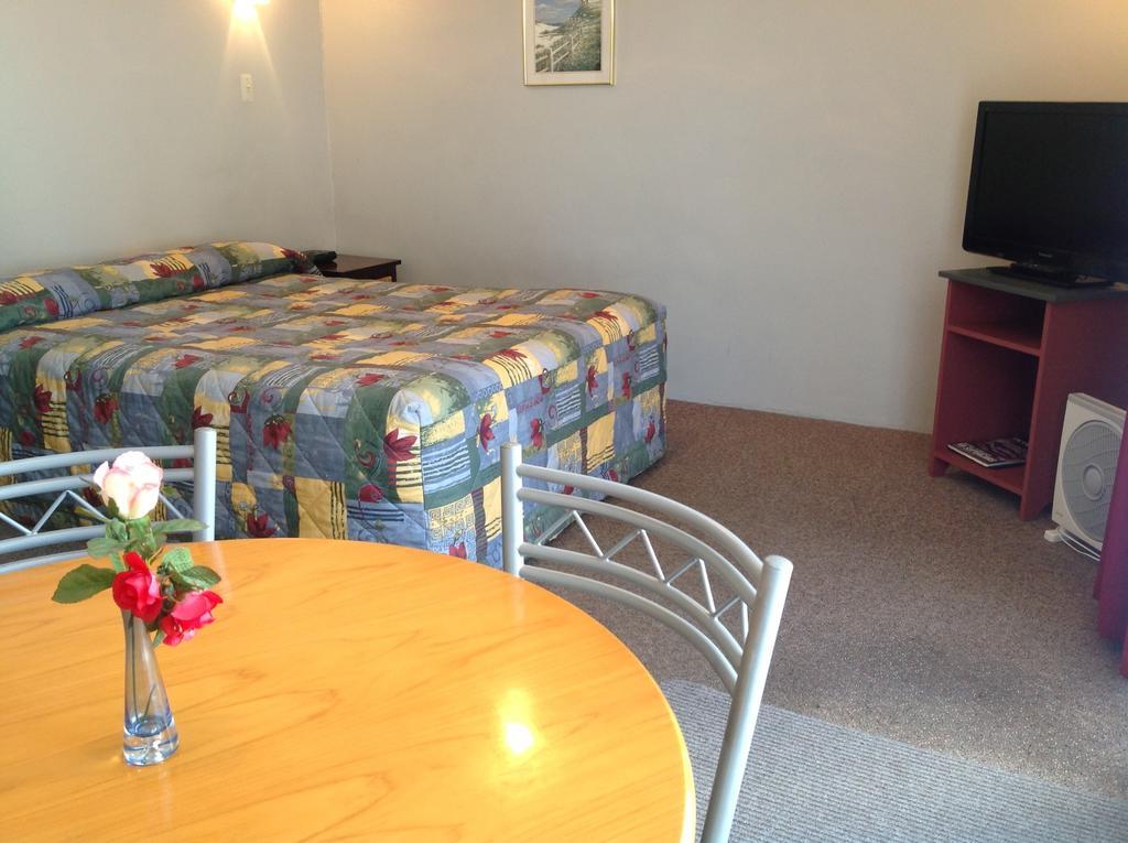 Camberley Court Motel Hastings Room photo